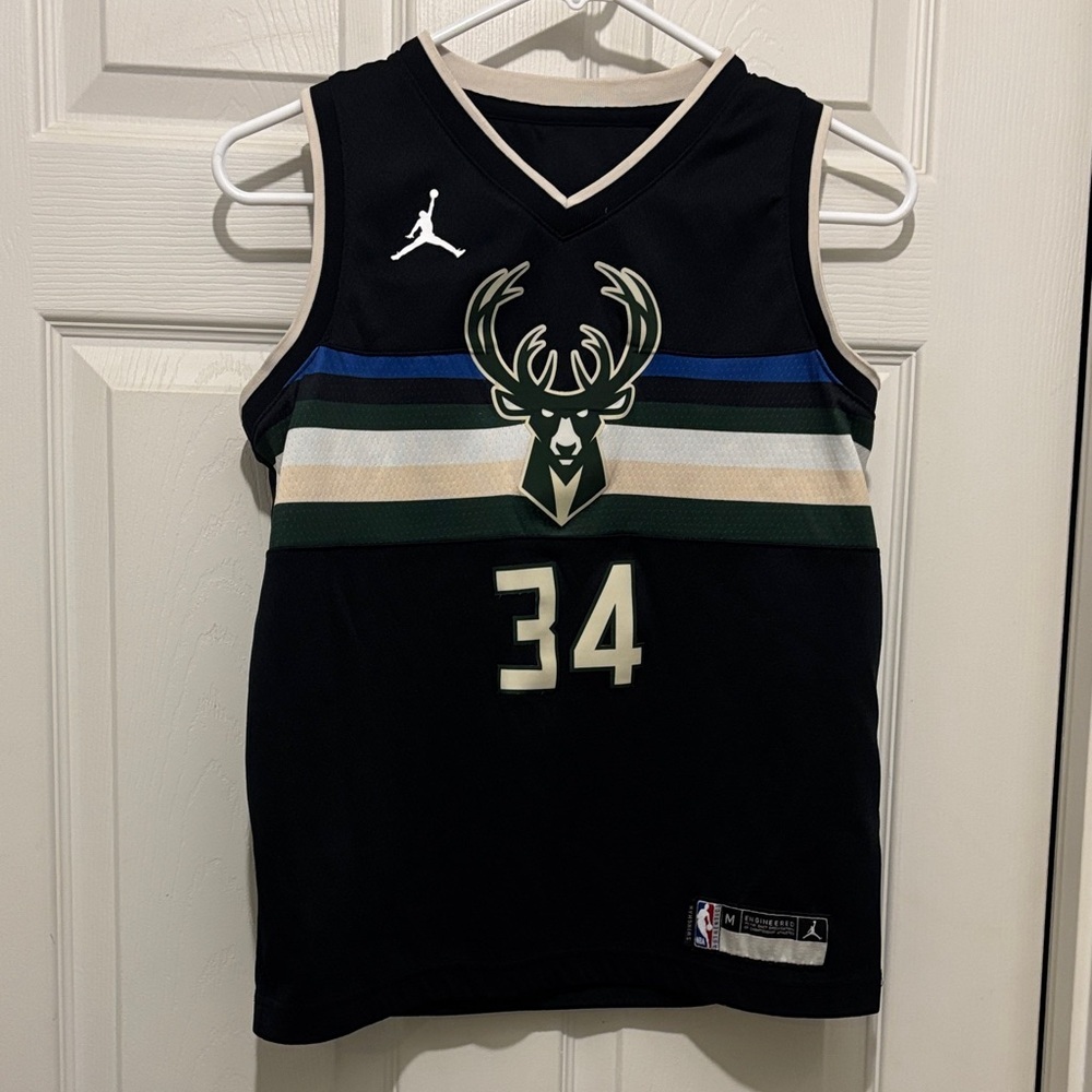 NBA Youth Milwaukee Bucks Giannis Antetokounmpo